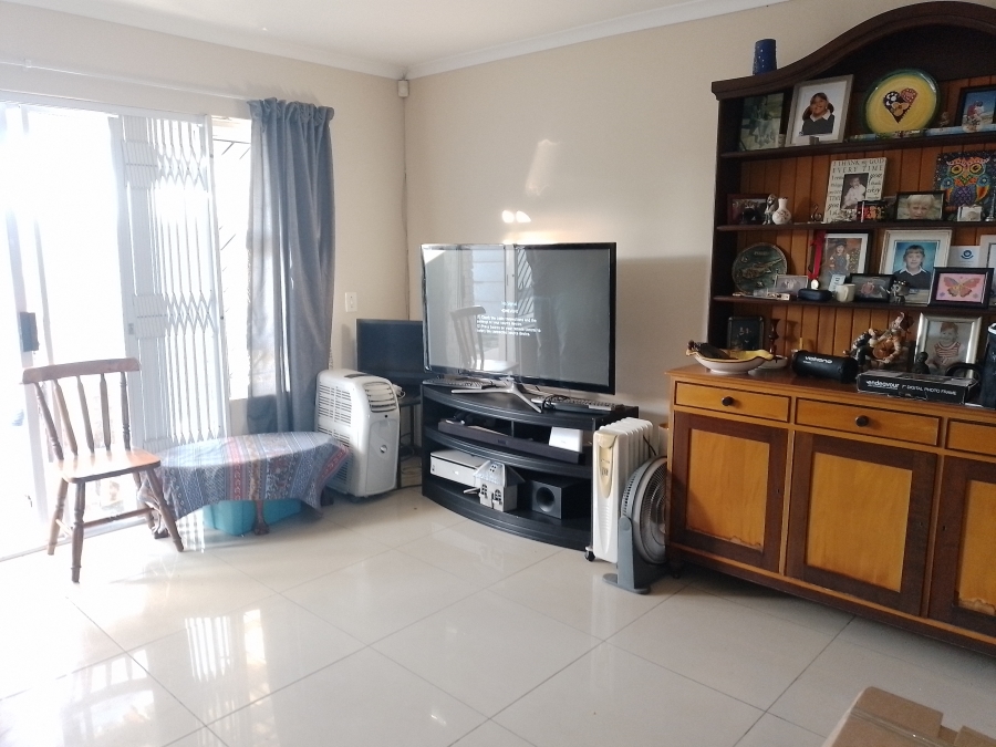 To Let 2 Bedroom Property for Rent in Soneike Western Cape